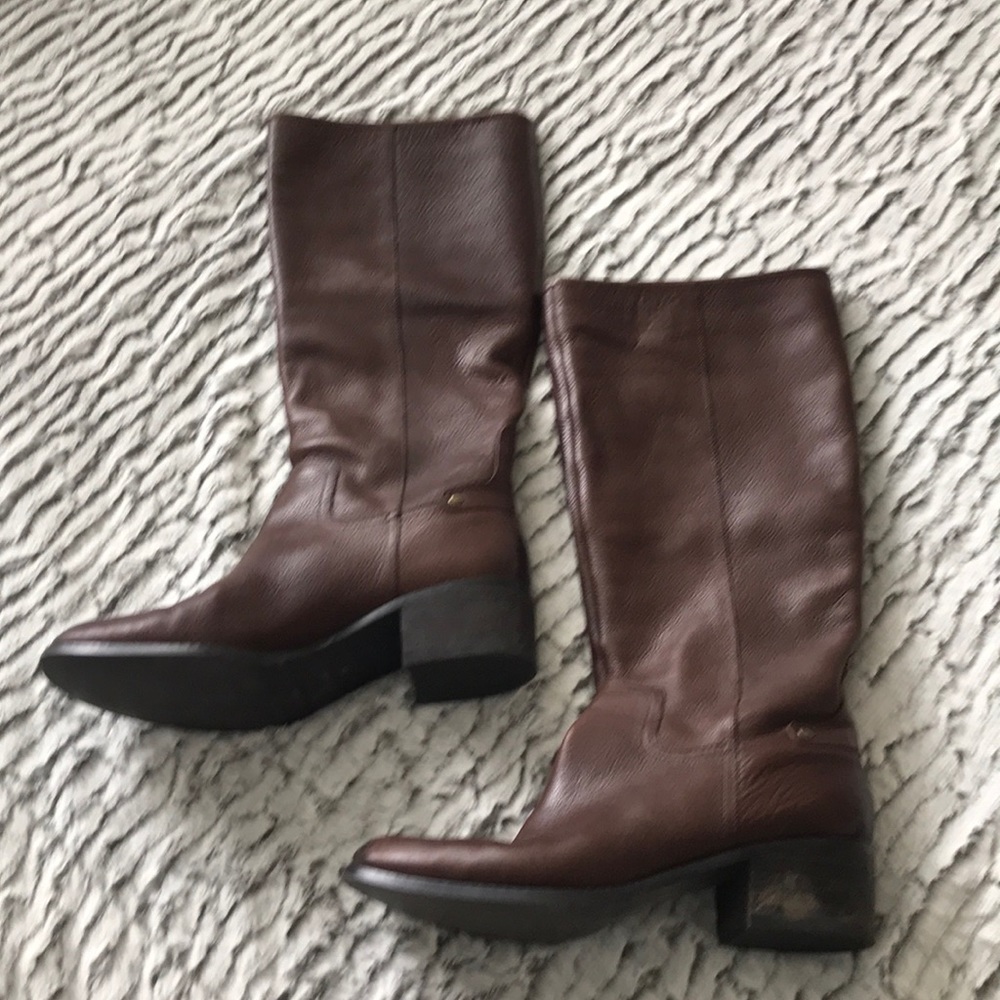 Ladies brown boots size 8 M